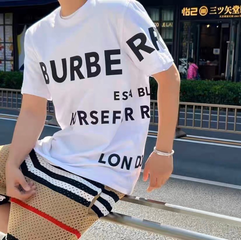 商品Burberry|BURBERRY/博柏利 黑色棉质Horseferry印花休闲T恤 男女同款 情侣款80805431,价格¥1414,第19张图片详细描述