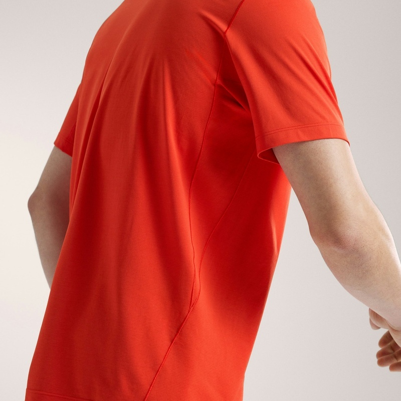 商品Arc'teryx|ARC TERYX/始祖鸟 CORMAC CREW男士橙色聚酯纤维短袖T恤,价格¥536,第6张图片详细描述