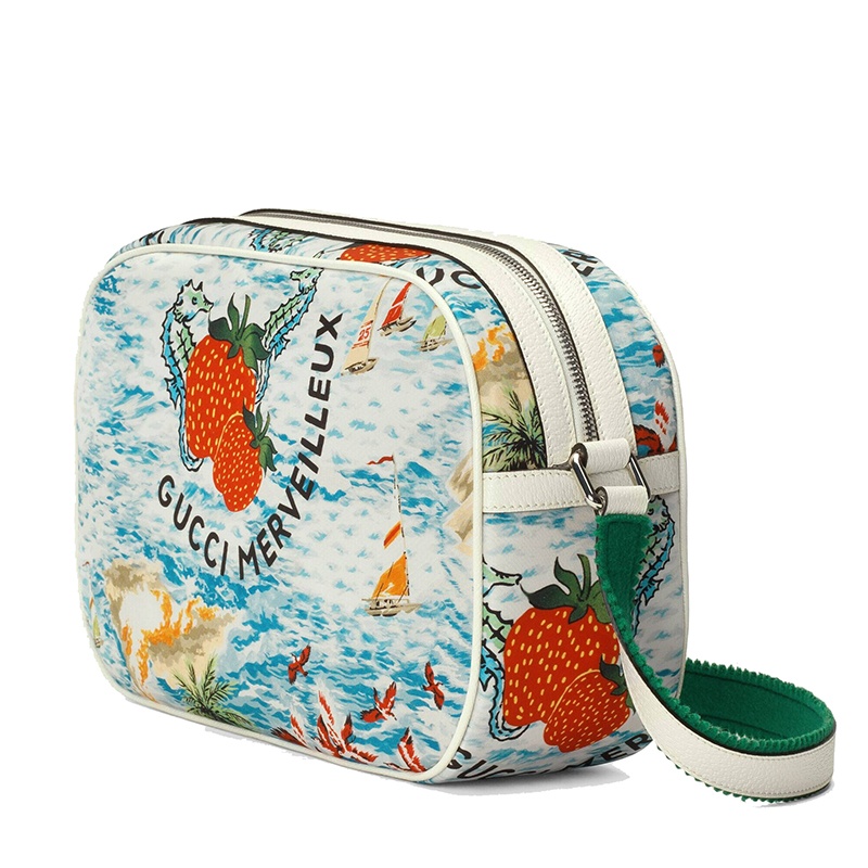 商品Gucci|GUCCI/古驰 儿童款浅蓝色和红色尼龙草莓印花白色皮革饰边单肩斜跨背包682668UQ9EN4364,价格¥5913,第3张图片详细描述