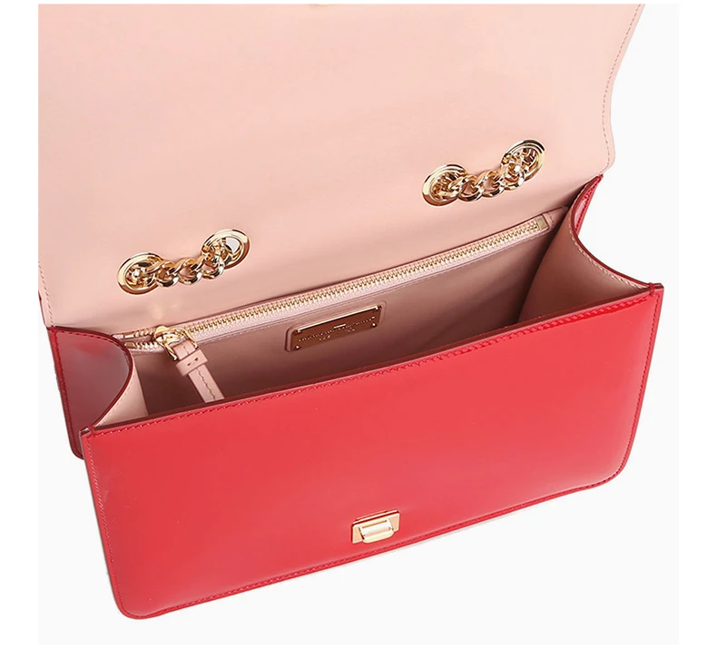 商品[国内直发] Salvatore Ferragamo|SALVATORE FERRAGAMO 女士红色漆皮中号VARA蝴蝶结翻盖包  21-G878-687404,价格¥5610,第7张图片详细描述