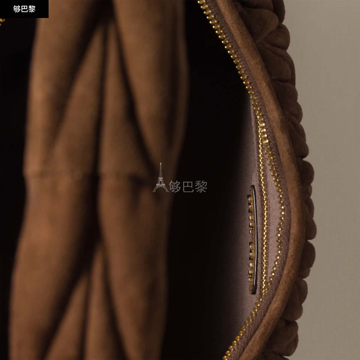 商品Miu Miu|【预售】 缪缪 25春夏 女士 手提包 Sac Wander en suède matelassé 5BC183_AB7O_F0324_V_OOH,价格¥26237,第6张图片详细描述