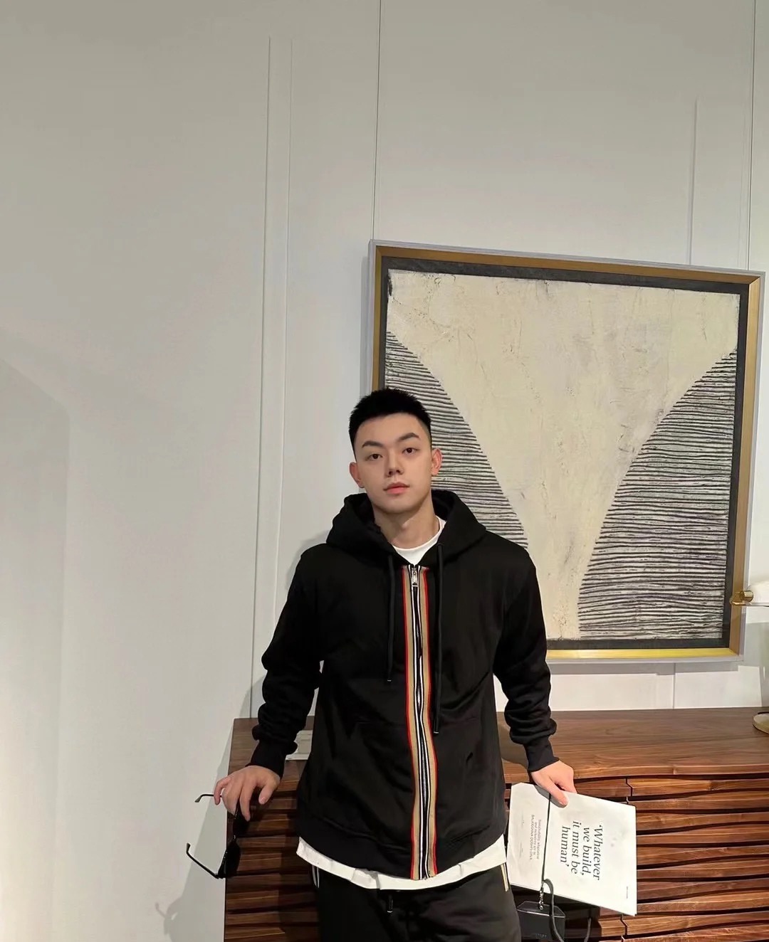 商品Burberry|BURBERRY/博柏利 男士黑色棉质徽标拉链连帽贴袋夹克80844281,价格¥2403,第3张图片详细描述