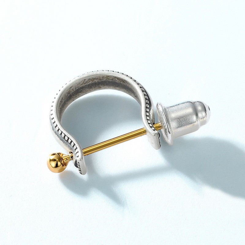 商品[国内直发] GLENVINTEN|2023新款日系简约几何U型耳环女复古做旧925纯银双色耳环一件,价格¥154,第3张图片详细描述