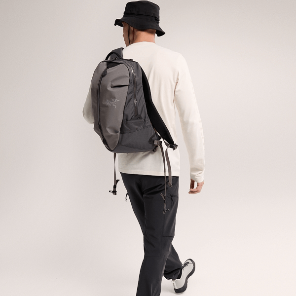 商品Arc'teryx|【Brilliant|包邮包税】ARRO 16 BACKPACK 始祖鸟[FW23] Aro 16背包 ABNFUX7965,价格¥2219,第16张图片详细描述