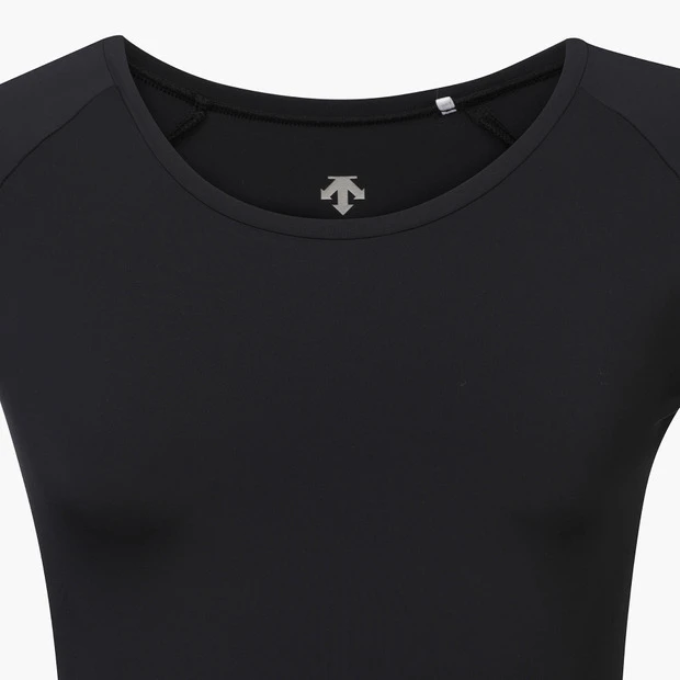 商品【预售商品15天发货】 DESCENTE|高尔夫系列女性网眼混合圆领内搭T恤 DP22WFIN45-BLKG,价格¥505,第11张图片详细描述