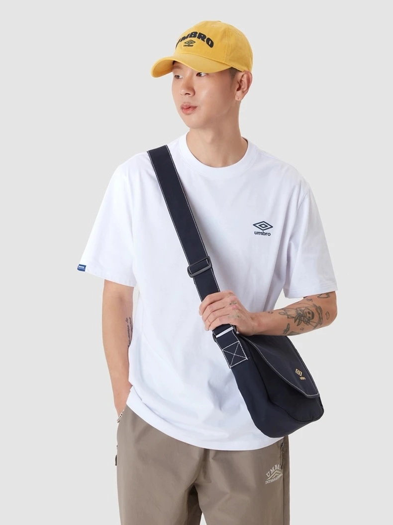 商品Umbro|【享贝家】ZY-（预售款）UMBRO茵宝 24新款 运动休闲户外小标logo宽松短袖T恤 男女同款 UP123CRS19,价格¥206,第3张图片详细描述