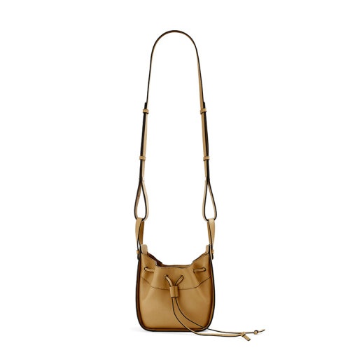 商品Loewe|【包税】LOEWE/罗意威 22新款Hammock系列 女士迷你款赭绿色经典小牛皮单肩斜挎手提抽绳吊床包314.30.V07-8325,价格¥13786,第2张图片详细描述