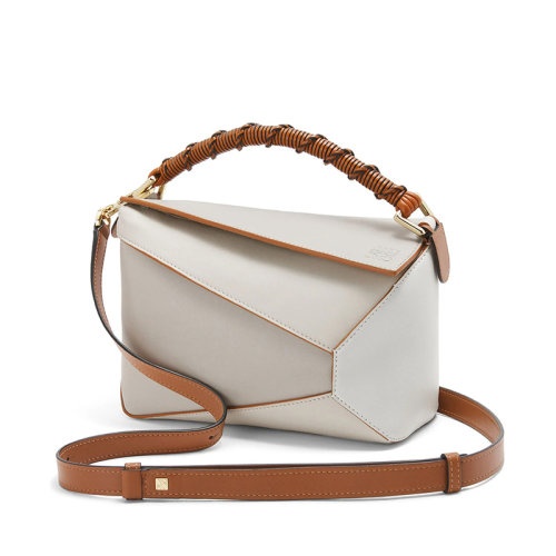 商品Loewe|【包税】 LOEWE/罗意威 22新款Puzzle Edge系列 女士小号幽灵白/暖白色纳帕小牛皮编织手柄单肩斜挎手提拼图包A510P60X02-1759,价格¥24243,第2张图片详细描述