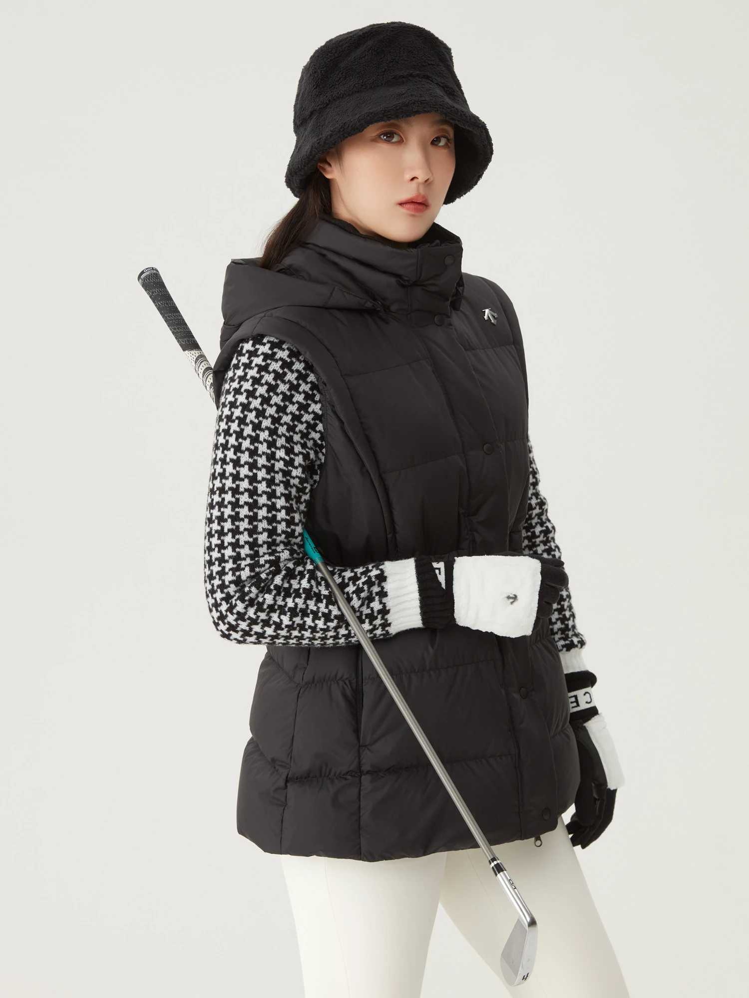 商品【预售商品15天发货】 DESCENTE|高尔夫系列女性图案防风毛衣时尚个性 DO42WFKPN1-LBGG,价格¥1413,第7张图片详细描述