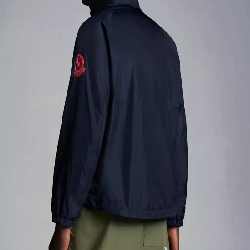 商品Moncler|【现货】蒙克莱 男士蓝色尼龙面料夹克H10921A00024M1604775,价格¥3443,第3张图片详细描述