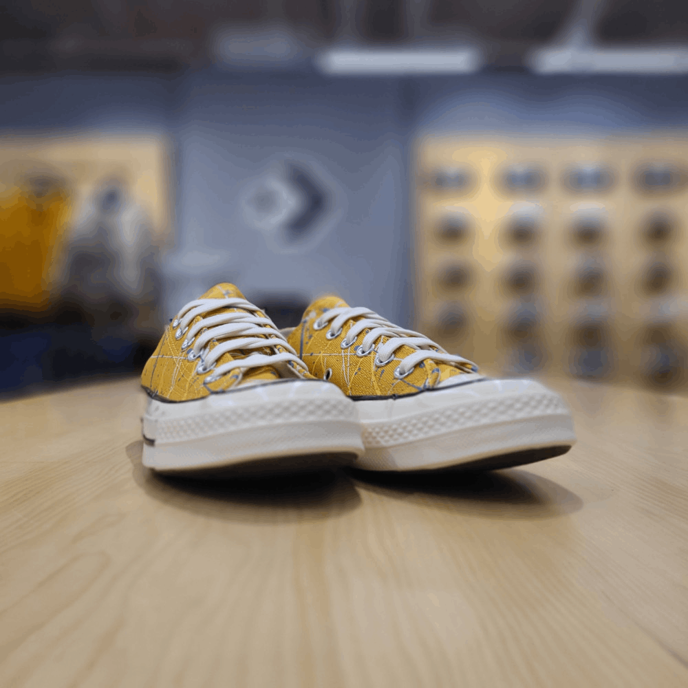 商品【预售商品15天发货】 Converse|【韩国直邮|包邮包税】匡威[converse] 共用 Chuck Taylor 70 Paint Splatter 太阳花纹金色 LOW 帆布鞋 CHUCK 70 OX SUNFLOWER GOLD/EGRET 170804C,价格¥419,第3张图片详细描述