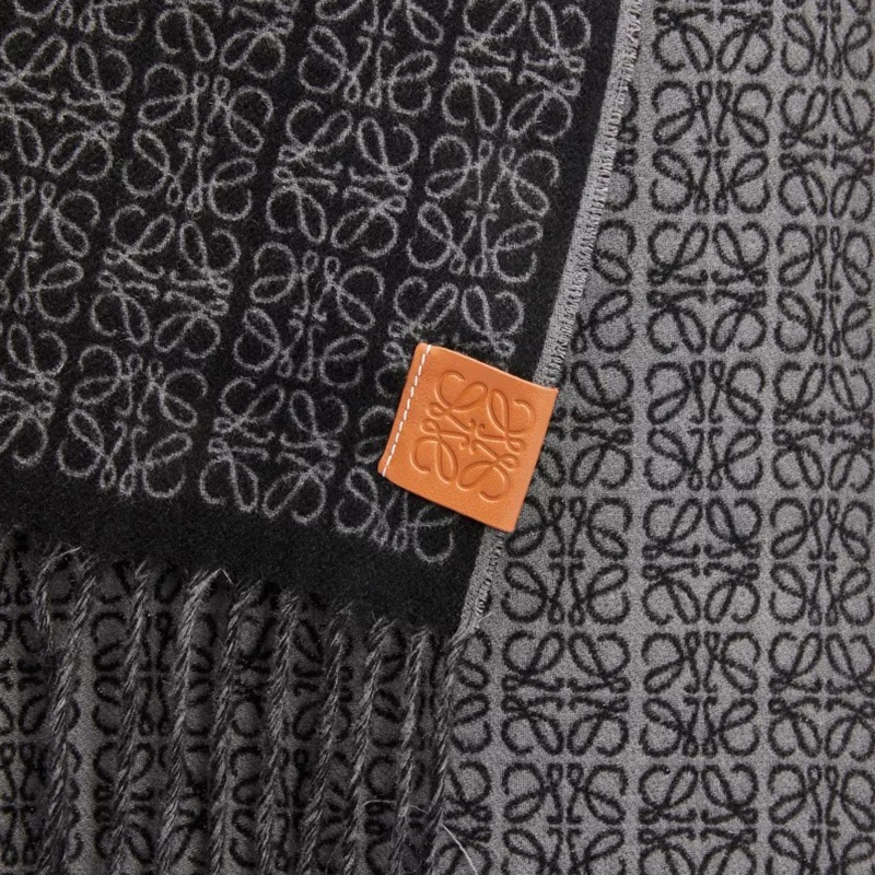 商品Loewe|LOEWE/罗意威 23年早春新款 女士棕色/黑色纯羊绒老花图案围巾,价格¥4654,第4张图片详细描述