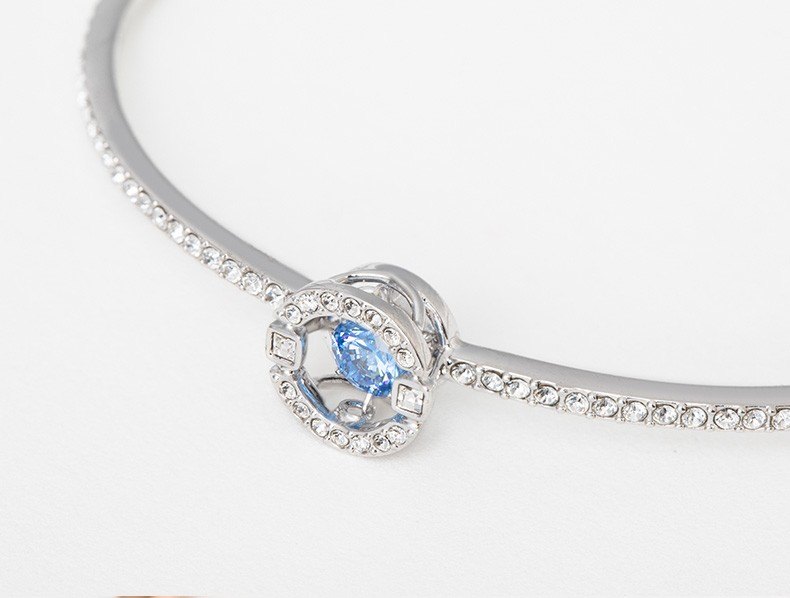 商品Swarovski|SWAROVSKI 施华洛世奇 跳动手镯白金蓝  5515385,价格¥2652,第5张图片详细描述