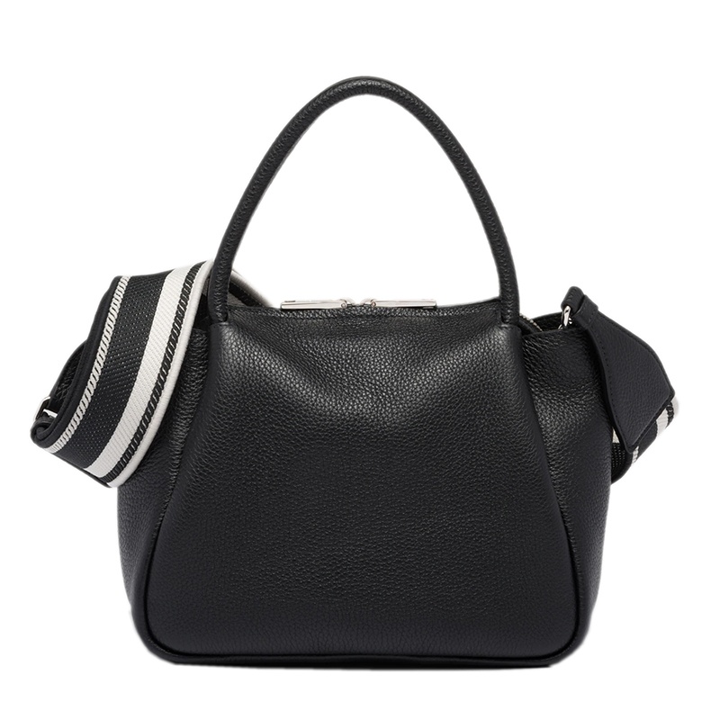 商品Prada|PRADA/普拉达 22春夏新款 女士小号黑色皮革饰有三角徽标配织物肩带拉链开合单肩斜跨手提包1BC145_2DKV_F0002_V_3OO,价格¥23286,第3张图片详细描述
