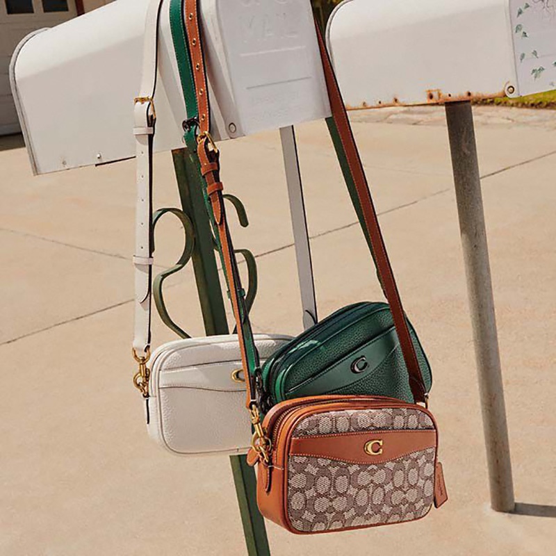 商品[国内直发] Coach|【清仓价】蔻驰女包小号皮质手拿包单肩斜挎链条包礼物送女友,价格¥1440,第2张图片详细描述