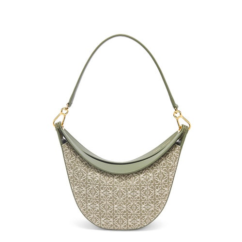 商品Loewe|【包税】LOEWE/罗意威 22新款Luna系列 女士小号绿色/鳄梨绿老花织物皮革饰边半月形流浪包单肩手提腋下包A923PM1X02-4364,价格¥13005,第6张图片详细描述