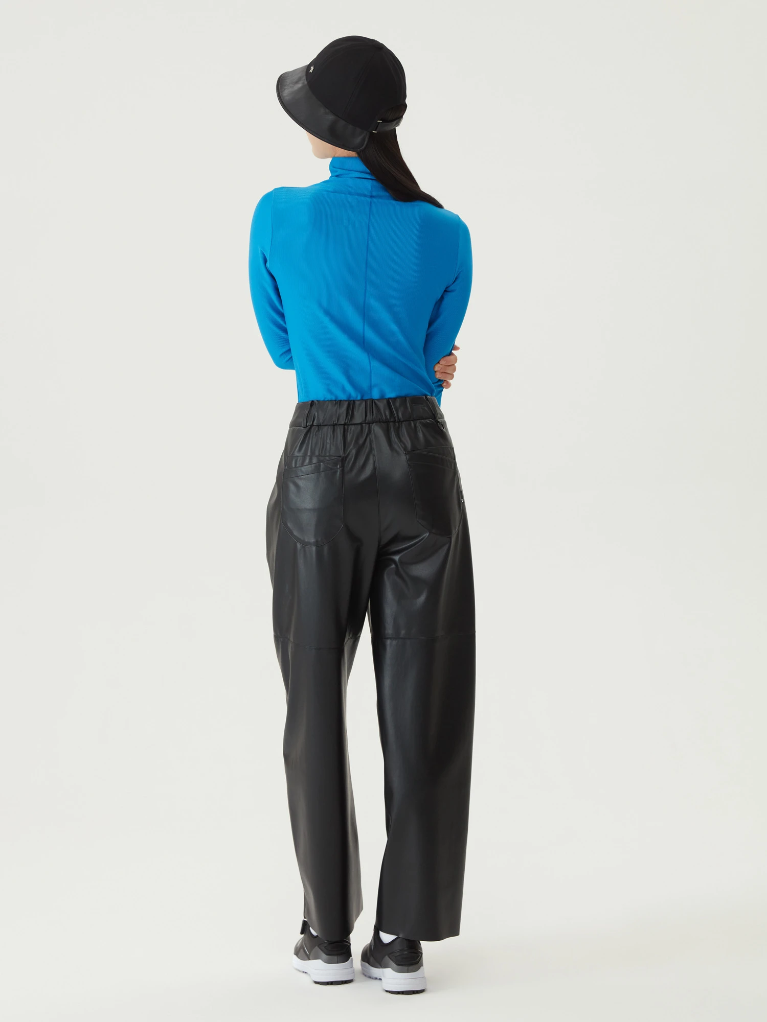 商品【预售商品15天发货】 DESCENTE|高球系列女性高领罗纹材质长袖T恤 DO32WFTL96-BLKG,价格¥893,第5张图片详细描述