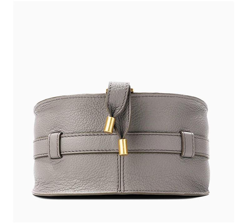 商品Chloé|CHLOE' 女士灰色迷你皮革马鞍包 C21AS680-F01-053,价格¥4784,第7张图片详细描述