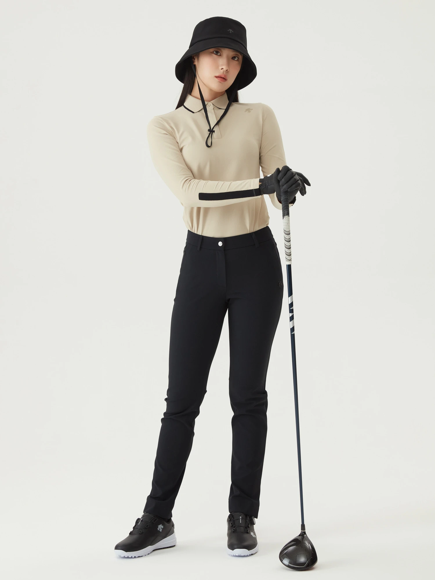 商品【预售商品15天发货】 DESCENTE|高尔夫系列女性修身版型长裤舒适时尚 DO32WFPT91-BLKG,价格¥959,第3张图片详细描述