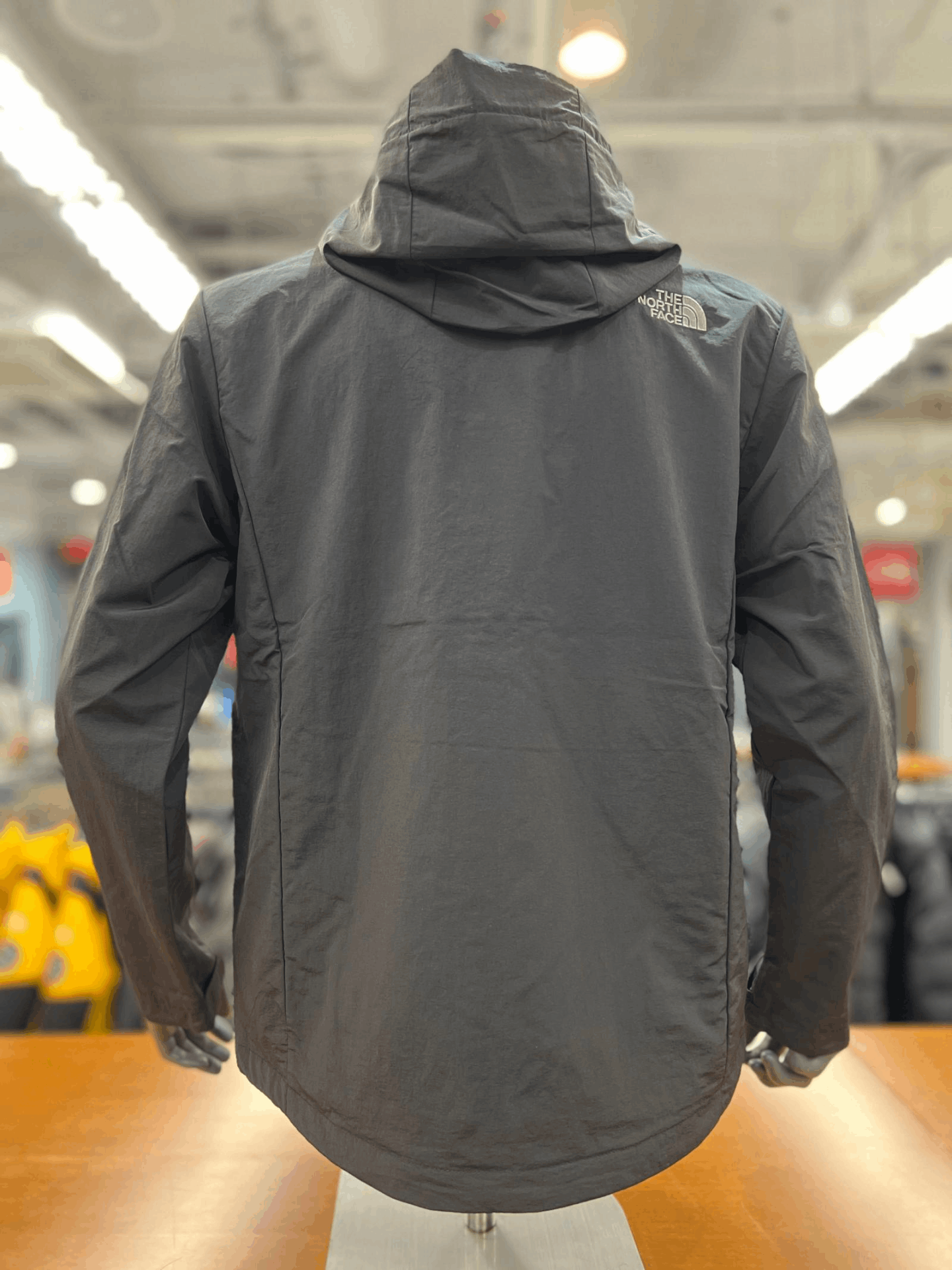 商品The North Face|【Brilliant|包邮包税】北面 运动户外 NJ3BN00 男士 防风 夹克 M'S WIND SHIELD JACKET,价格¥932,第3张图片详细描述