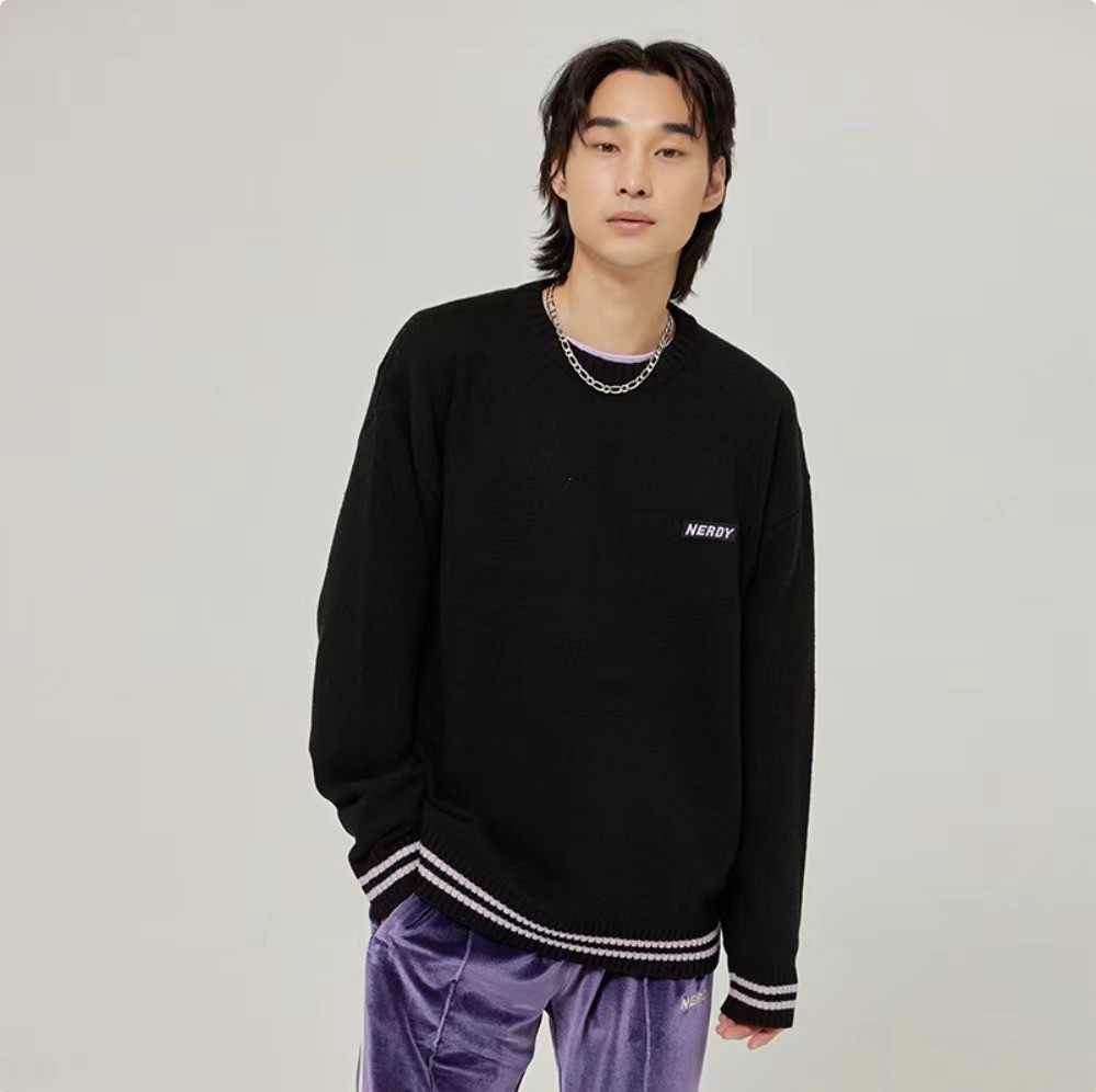 商品NERDY|【享贝家】NERDY 背后字母经典LOGO圆领毛衣  男女同款 黑色（预售款，10天发货） PNEF21KK08,价格¥267,第5张图片详细描述
