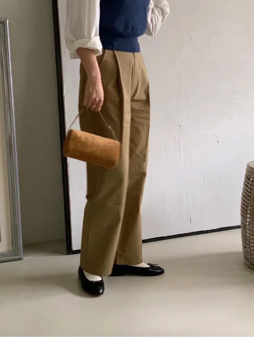 商品[国内直发] GLENVINTEN|2023新款麂皮笔筒包反绒皮迷你简约手提包真皮复古笔袋包女,价格¥538,第4张图片详细描述