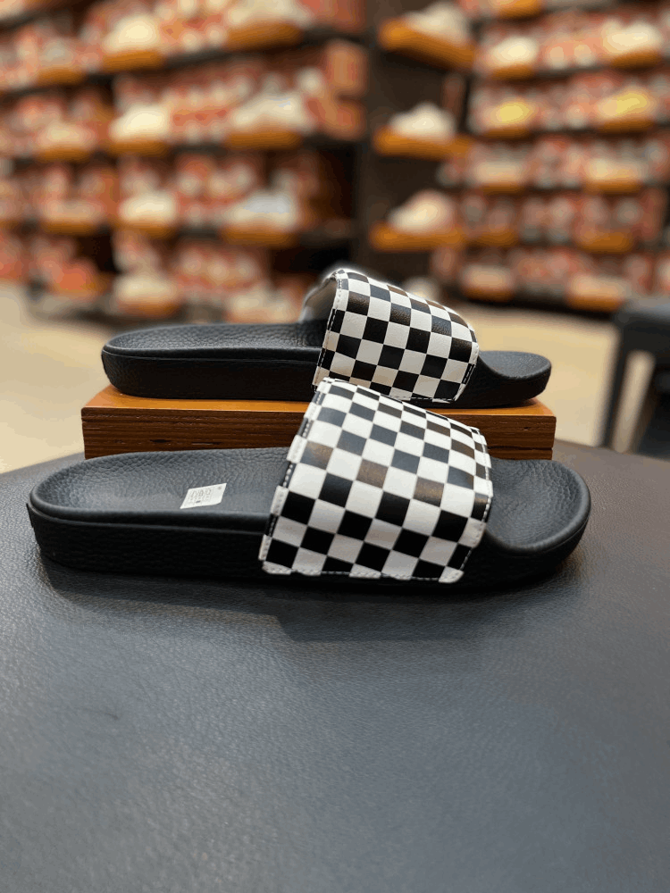 商品Vans|【韩国直邮|包邮包税】万斯 Slide-On #拖鞋 # Checkerboard #男士鞋 #black/white (VN0004KIIP9),价格¥244,第1张图片详细描述