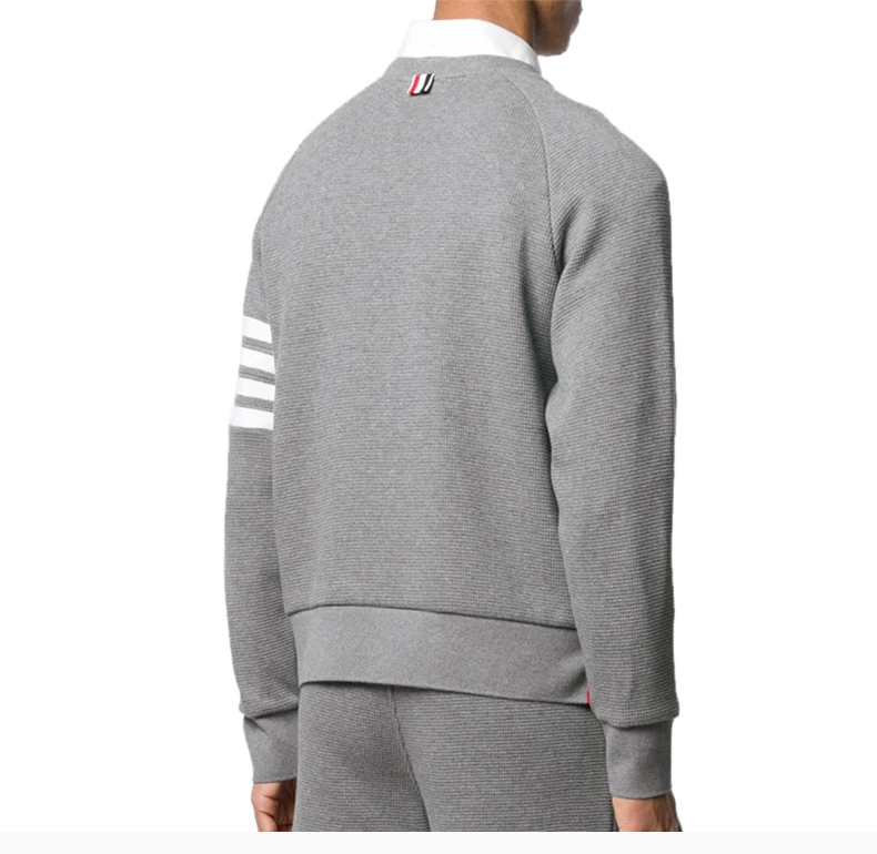 商品Thom Browne|THOM BROWNE 男士灰色圆领棉质卫衣 MJT205A-06452-035,价格¥5038,第3张图片详细描述