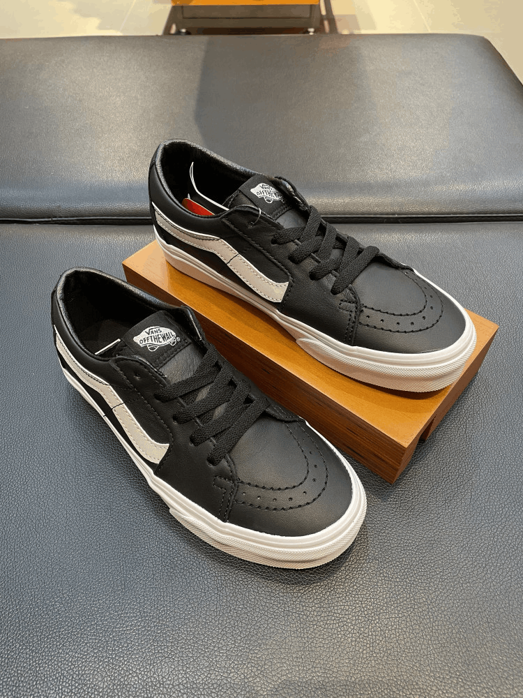 商品Vans|【韩国直邮|包邮包税】万斯[VANS] Sk8-Low ReReflective 남男女共用 运动鞋 #black/true white (VN0A4UUKSIG),价格¥355,第2张图片详细描述