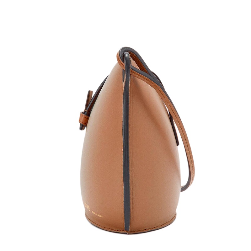 商品Loewe|【包税】LOEWE/罗意威 22春夏新款Moulded Bucket系列 女士棕褐色小牛皮斜挎单肩水桶包0010650901,价格¥9993,第4张图片详细描述
