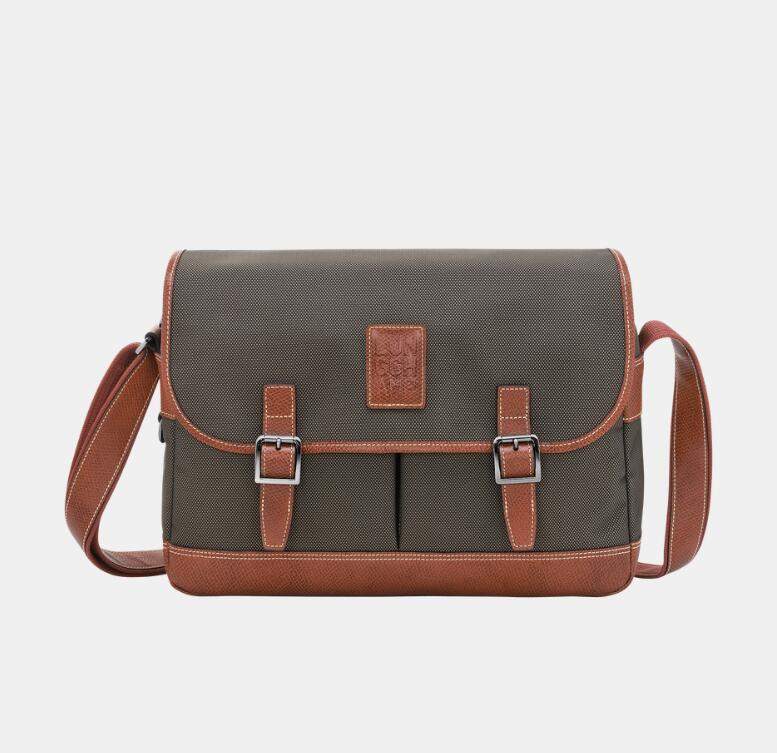 商品[国内直发] Longchamp|【10月8号左右发货】珑骧帆布配皮翻盖开合斜挎单肩包男款,价格¥2817,第7张图片详细描述