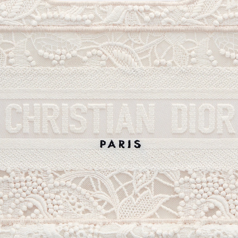 商品Dior|DIOR/迪奥 22新款Dior Book Tote系列 女士迷你款自然色织物花边刺绣徽标刺印手提托特包S5475ZROL_M925,价格¥18289,第6张图片详细描述