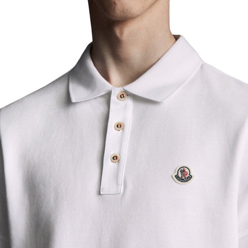 商品Moncler|【现货】 蒙克莱 22年秋冬新款 男士光学白色纯棉徽标贴片短袖polo衫H10918A0000984556001,价格¥1311,第2张图片详细描述