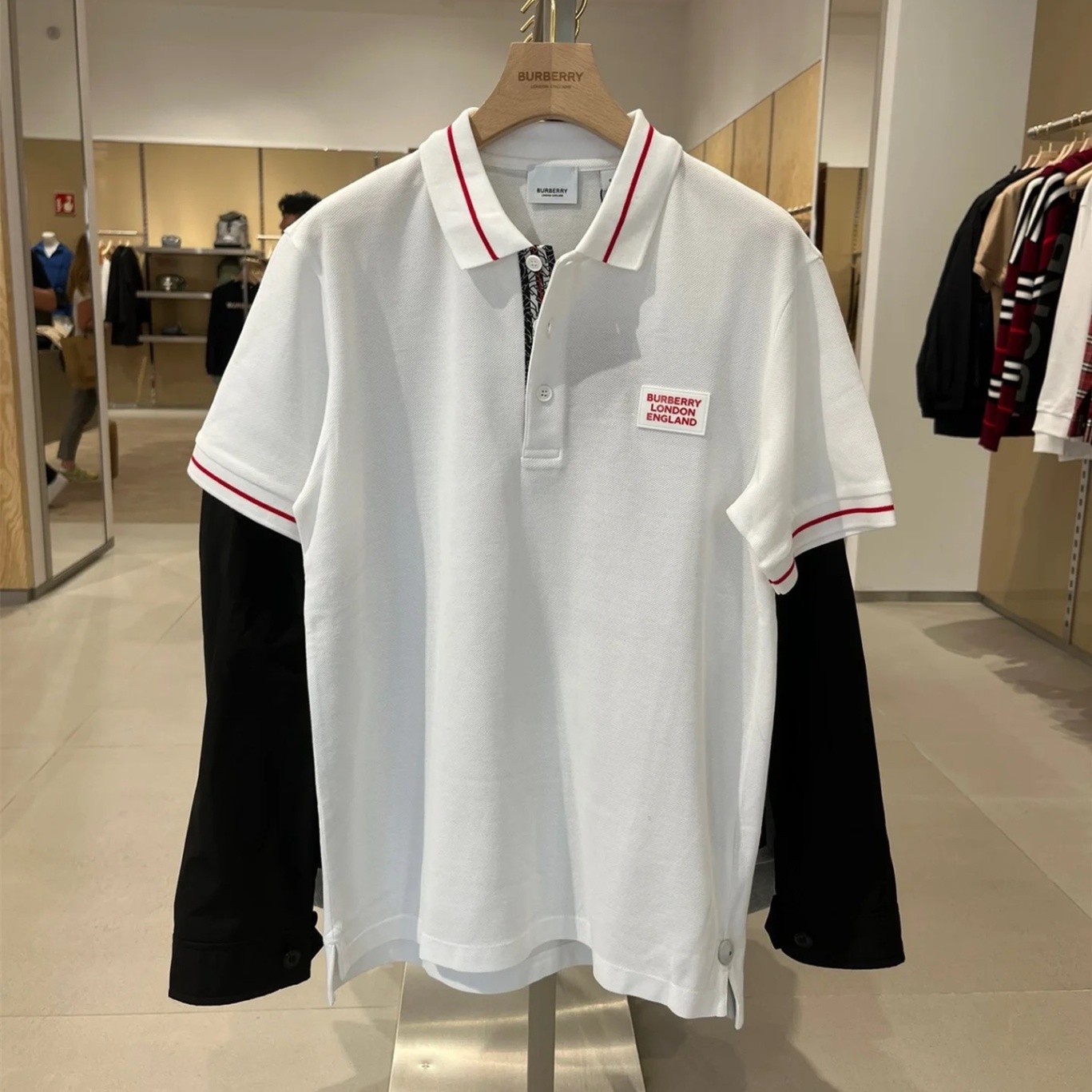 商品Burberry|博柏利 经典款 男士白色纯棉珠地网眼布Polo衫,价格¥1426,第4张图片详细描述