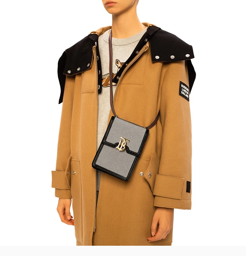商品[国内直发] Burberry|BURBERRY 女士双色迷你斜跨包 8031859,价格¥7122,第8张图片详细描述
