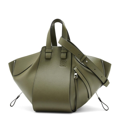 商品Loewe|【包税】LOEWE/罗意威      Hammock系列 女士小号浅鳄梨绿经典小牛皮徽标印花可拆卸可调肩带单肩斜挎手提包   387.30.S35-3949,价格¥18766,第6张图片详细描述