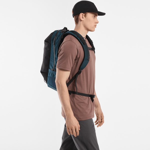 商品Arc'teryx|【Brilliant|包邮包税】始祖鸟 ARRO 22 BACKPACK[SS23] 新款上市 Aro 22 背包 ABNSUX4618,价格¥2409,第11张图片详细描述