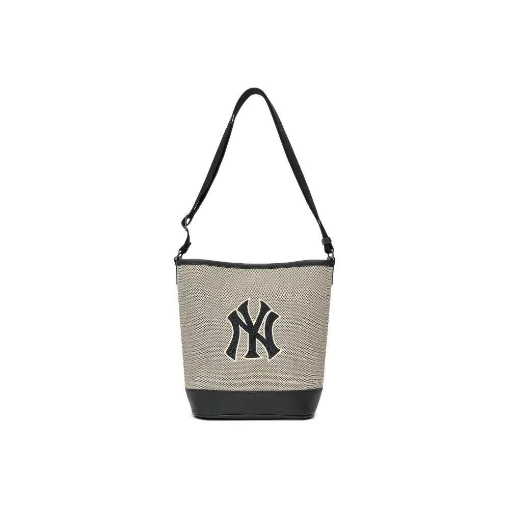 商品MLB|【享贝家】MLB 字母大Logo可调节帆布托特水桶包 拼接印花NY纽约洋基队单肩手提包 黑灰色 3ABMS072N-50BKS,价格¥542,第1张图片详细描述