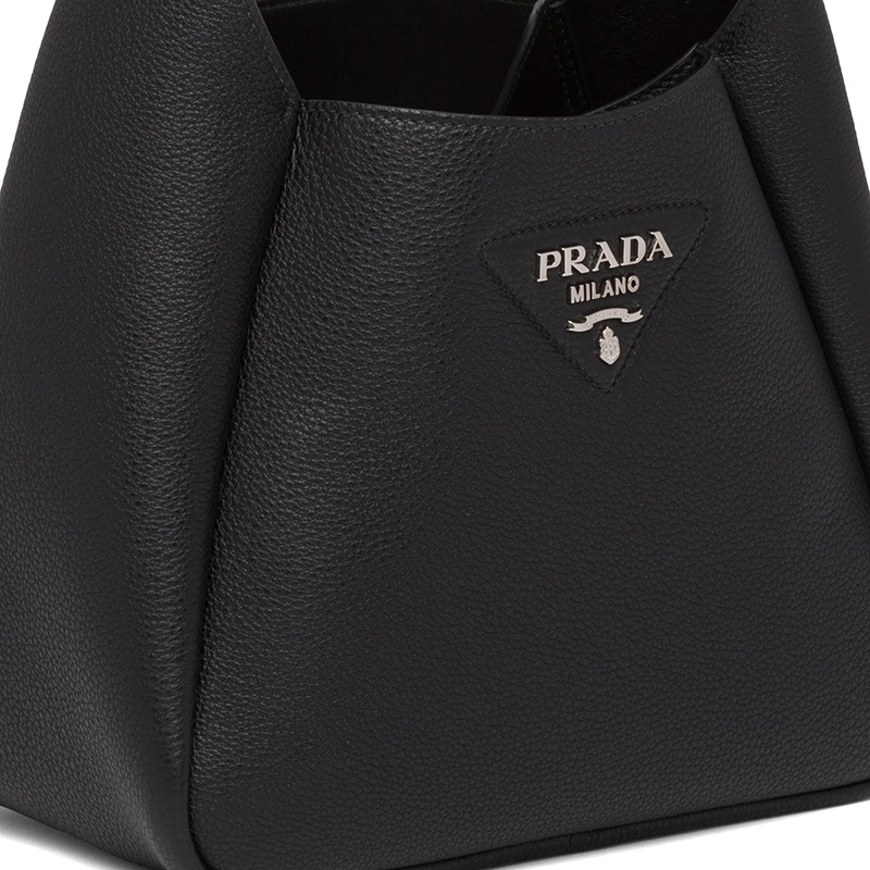商品Prada|PRADA/普拉达 经典款 女士黑色皮革饰有三角徽标单肩斜挎包1BC127_2DKV_F0002_V_OOM,价格¥17278,第4张图片详细描述