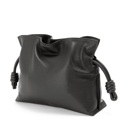 商品Loewe|【包税】LOEWE/罗意威 22新款Flamenco系列 女士迷你款黑色纳帕小牛皮抽绳单肩手拿链条包A411FC2X41-1100,价格¥14347,第6张图片详细描述