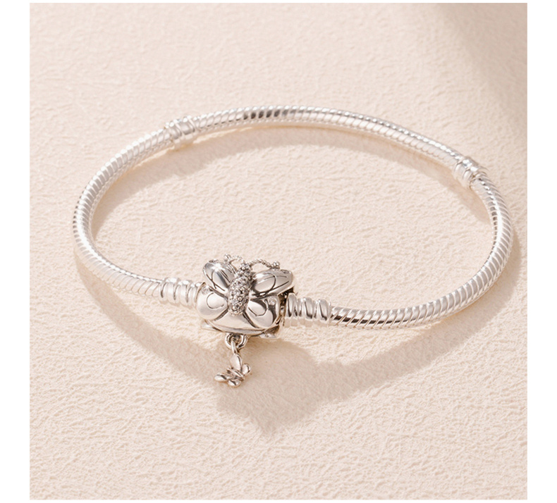 商品PANDORA|PANDORA 潘多拉 银色MOMENTS银手链,银蝶飞舞 597929CZ-18,价格¥317,第6张图片详细描述