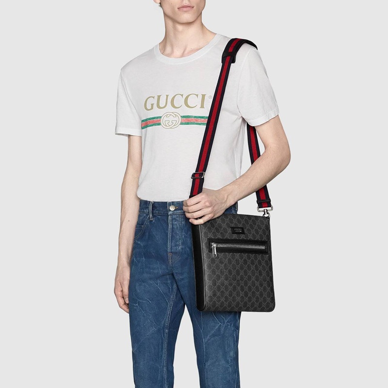 商品Gucci|GUCCI/古驰 GG Supreme男士大号黑色帆布条纹织带斜跨邮差包 474137 K5RLN 1095,价格¥7584,第6张图片详细描述