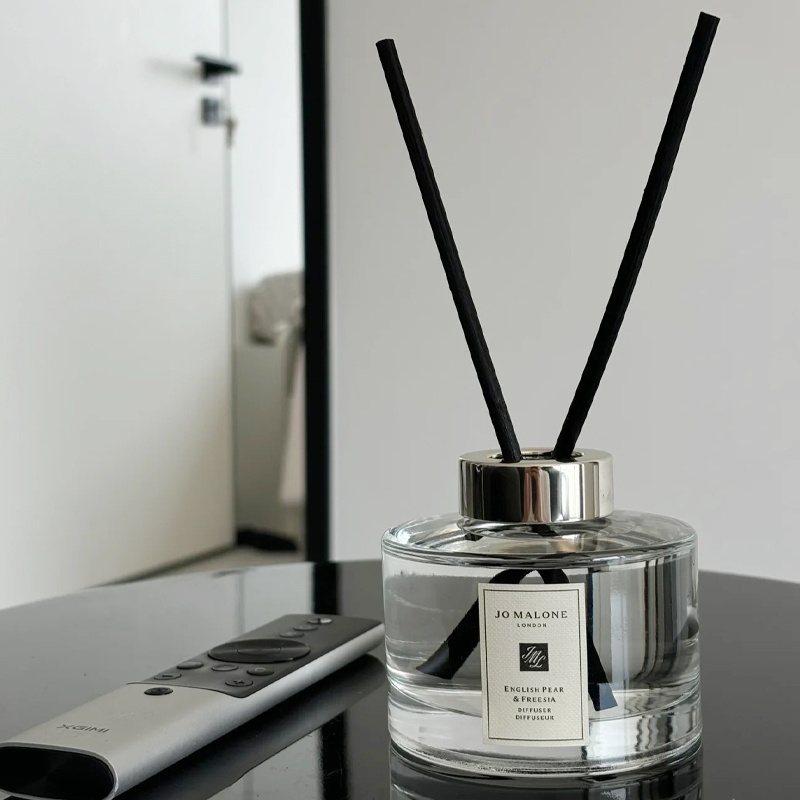 商品Jo Malone London|Jo Malone祖玛珑英国梨与小苍兰满室幽香香薰165ML,价格¥481,第4张图片详细描述