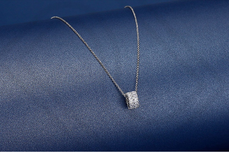 商品apm Monaco|简约长方形晶钻环形吊饰项链女AC3638OX 银色（香港仓发货）,价格¥885,第1张图片详细描述