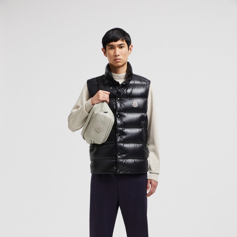 商品Moncler|蒙口 TIBB系列男士深蓝色无袖羽绒服 J20911A0009668950742（两色可选）,价格¥7104,第8张图片详细描述