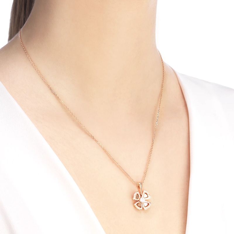 商品BVLGARI|  BVLGARI/宝格丽 FIOREVER系列 18K金玫瑰金花朵镶有钻石的项链 356223,价格¥59058,第5张图片详细描述