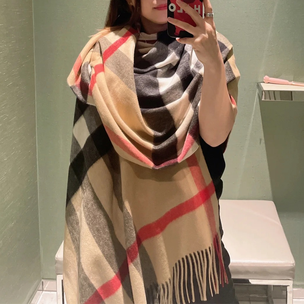 商品Burberry|Burberry/博柏利 新款格纹米色羊绒围巾披肩 女款 80784411,价格¥2610,第6张图片详细描述