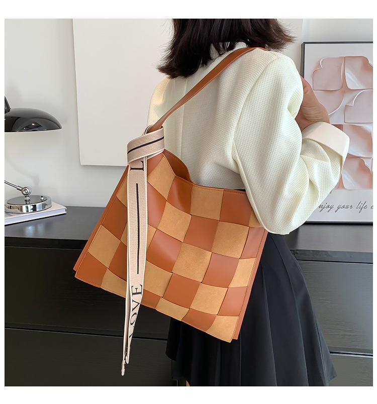 商品[国内直发] GLENVINTEN|格岚云顿英国品牌小众设计包包女2022秋冬新款女流行格子编织撞色单肩包腋下托特包,价格¥177,第13张图片详细描述