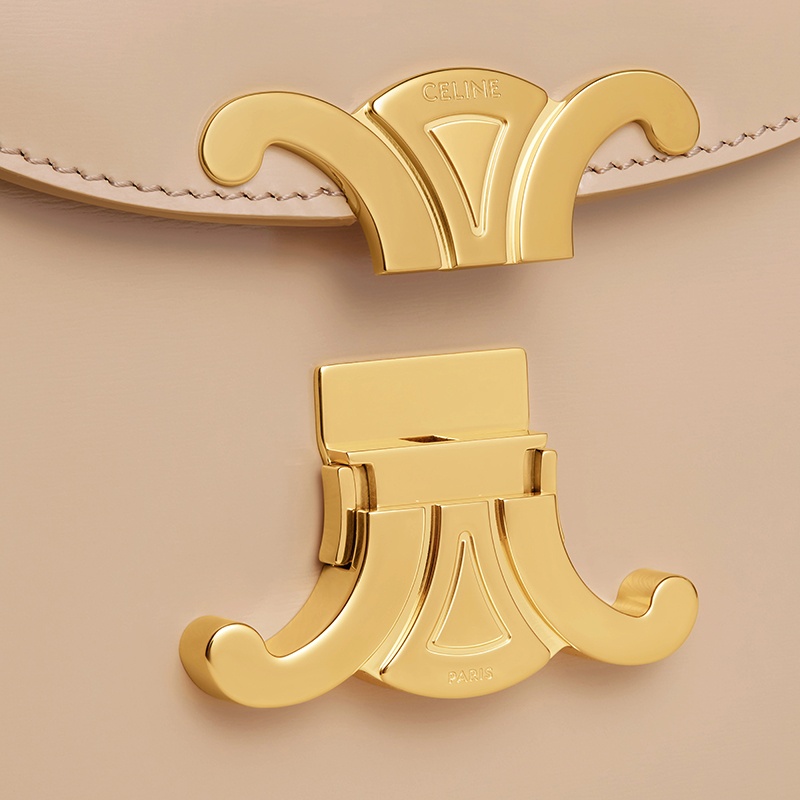 商品Celine|CELINE/赛琳 22新款BESACE TRIOMPHE系列 女士TEEN款式猎装色牛皮革凯旋金扣翻盖开合单肩斜挎包,价格¥22685,第3张图片详细描述