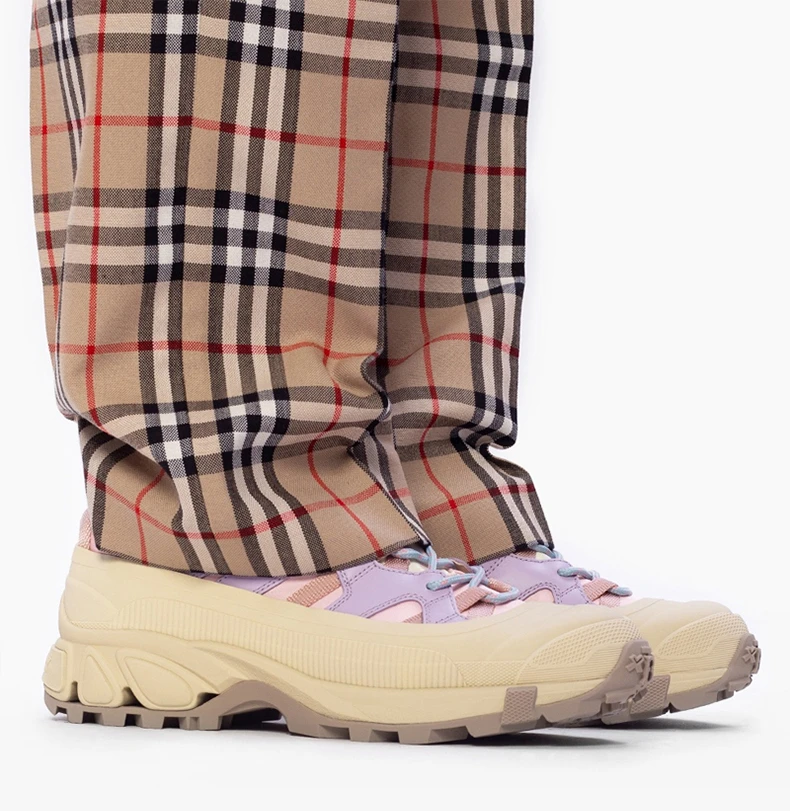 商品[国内直发] Burberry|BURBERRY 女士紫色粉色双色系带运动鞋 8037185,价格¥2937,第6张图片详细描述